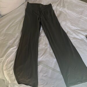 Women's Green Wide-Leg Pants